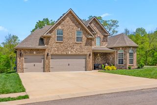 1715 Oak Forest Dr, Clarksville, TN 37043