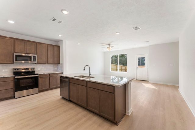 235 New Dawn Trail, Huntsville, TX 77320