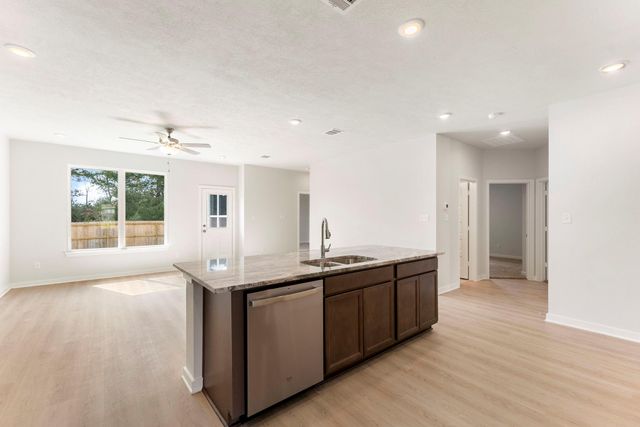 235 New Dawn Trail, Huntsville, TX 77320