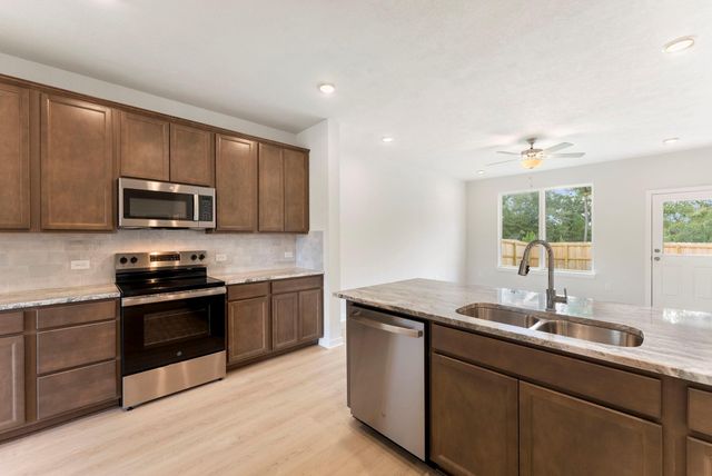 235 New Dawn Trail, Huntsville, TX 77320