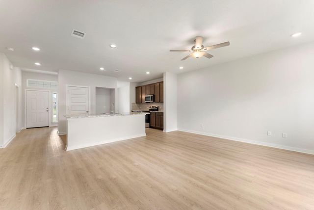 235 New Dawn Trail, Huntsville, TX 77320