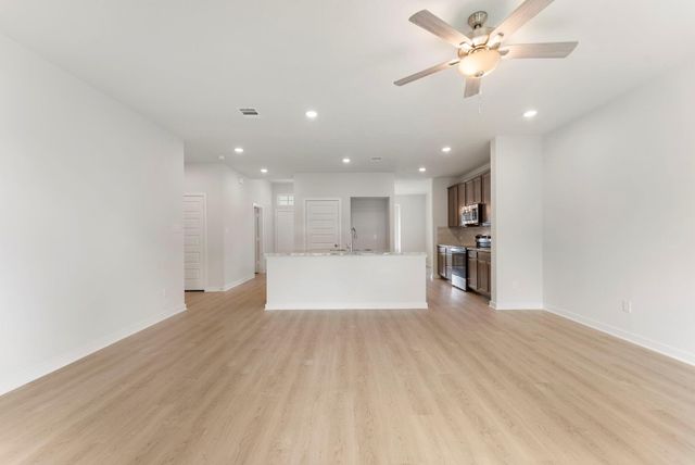 235 New Dawn Trail, Huntsville, TX 77320