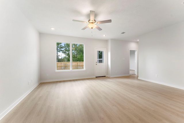 235 New Dawn Trail, Huntsville, TX 77320