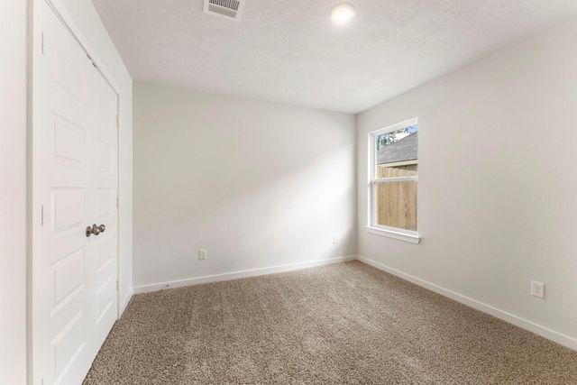 235 New Dawn Trail, Huntsville, TX 77320