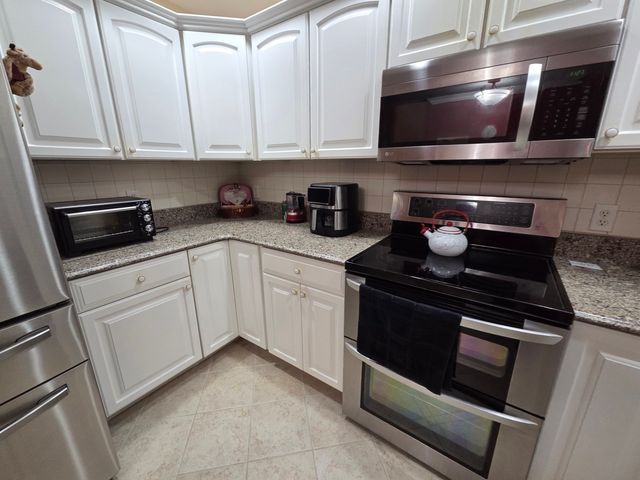 37 Horne Way 37, Millbury, MA 01527