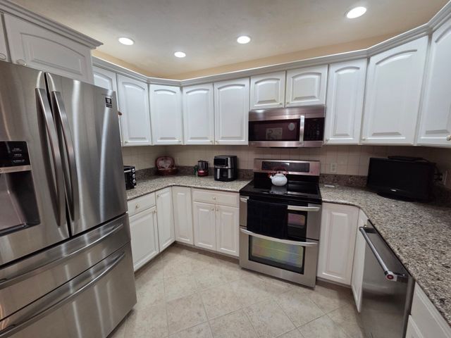 37 Horne Way 37, Millbury, MA 01527