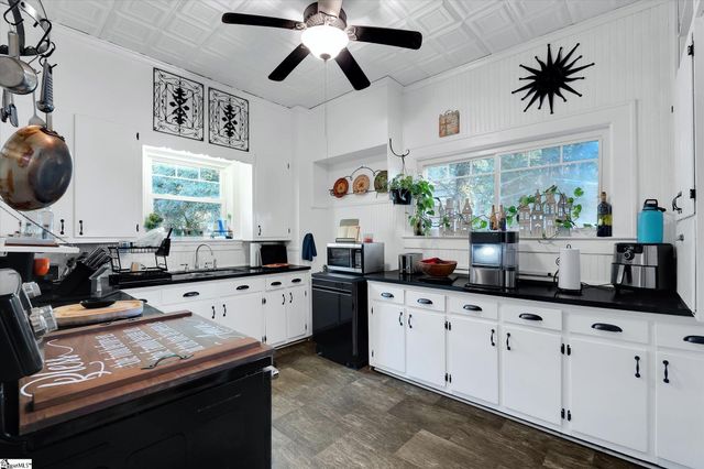 7 Lee Street, Liberty, SC 29657