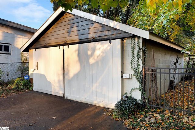 7 Lee Street, Liberty, SC 29657