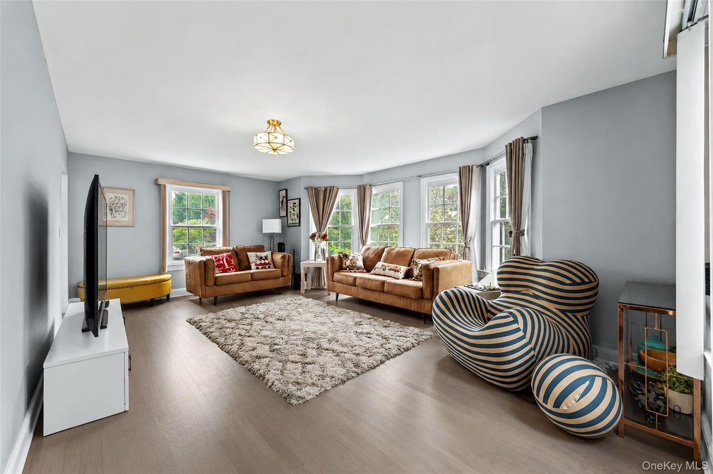 14 Mackay Way, Roslyn, NY 11576 — photo 4