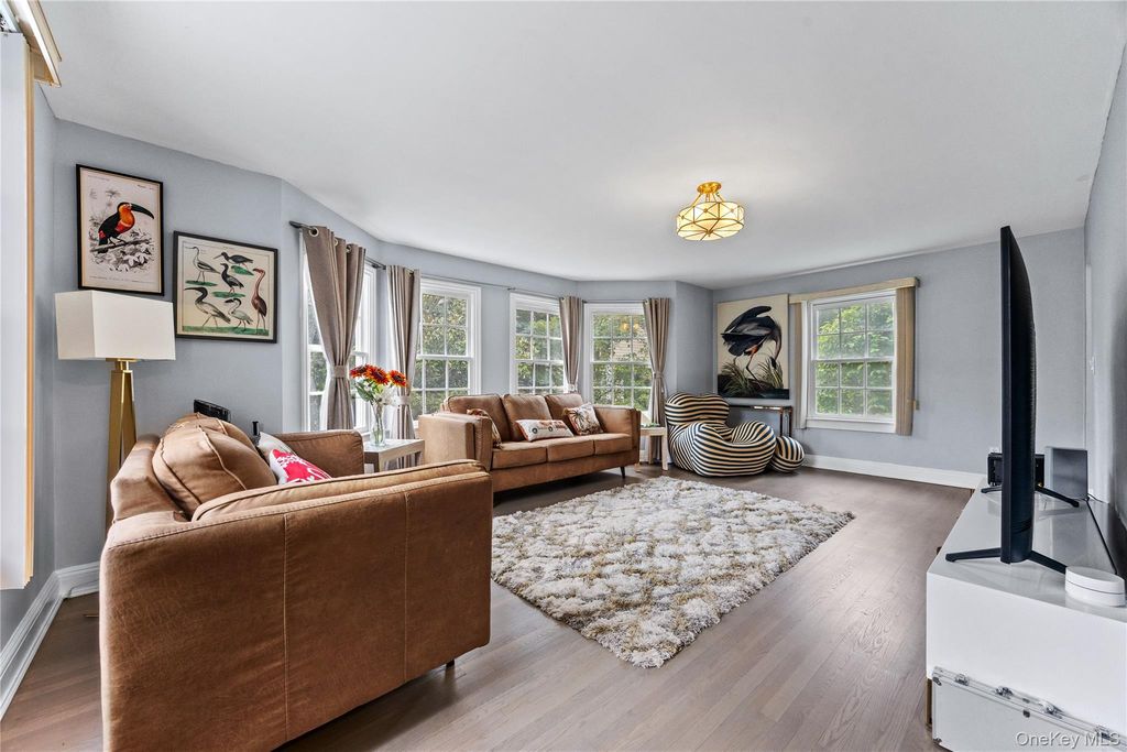 14 Mackay Way, Roslyn, NY 11576 — photo 5