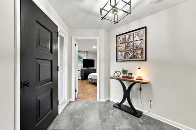 17 Oakridge St, Ludlow, MA 01056