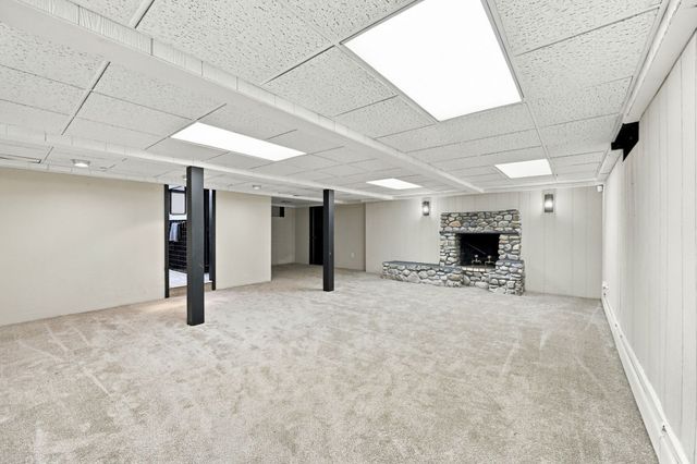 17 Oakridge St, Ludlow, MA 01056