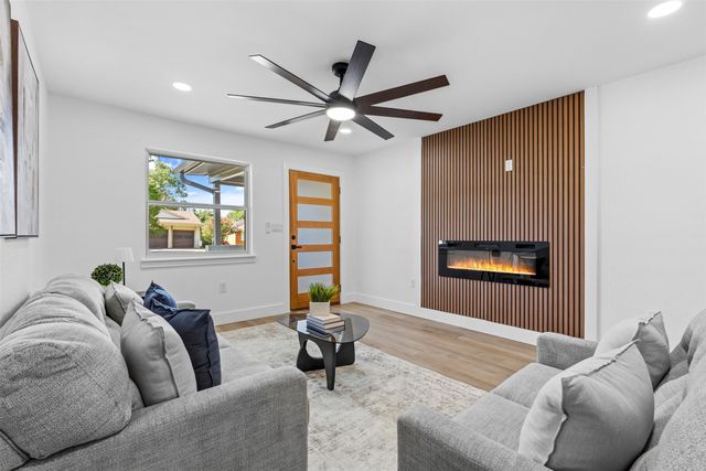 3035 Mark Twain Drive, Farmers Branch, TX 75234