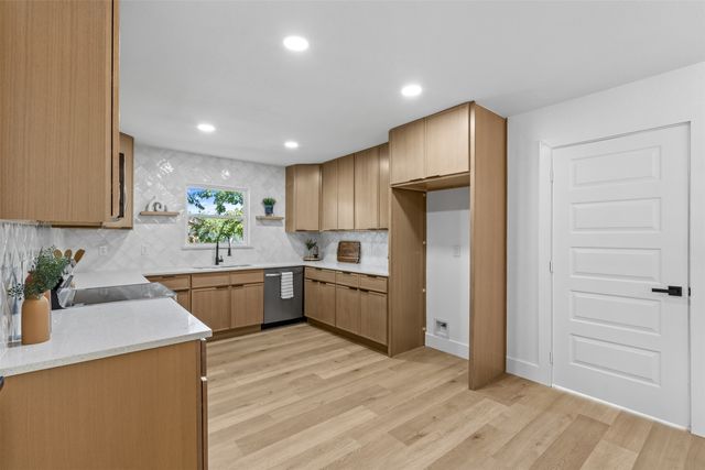 3035 Mark Twain Drive, Farmers Branch, TX 75234