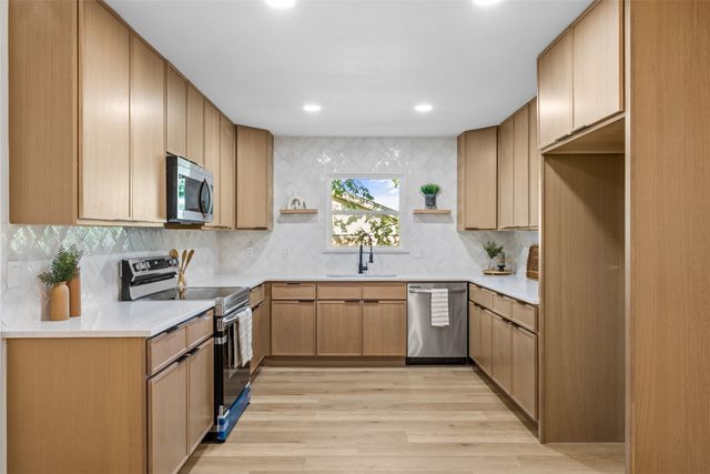 3035 Mark Twain Drive, Farmers Branch, TX 75234