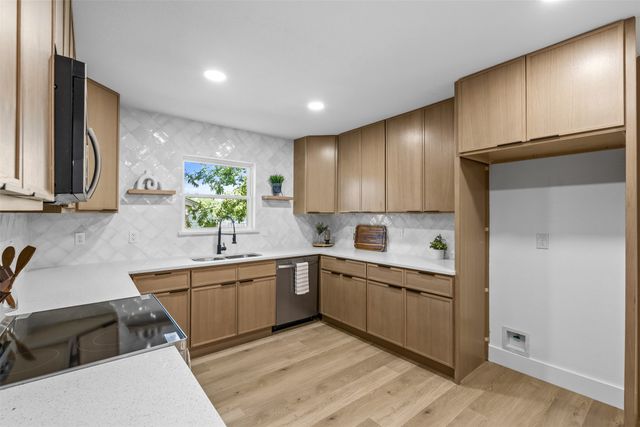 3035 Mark Twain Drive, Farmers Branch, TX 75234