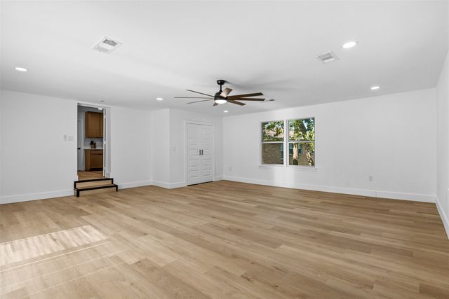 3035 Mark Twain Drive, Farmers Branch, TX 75234