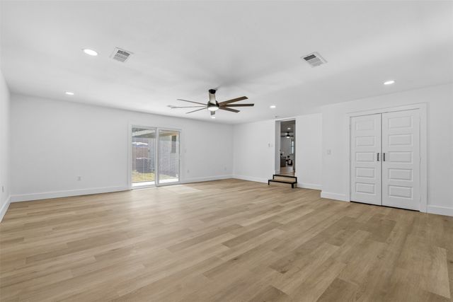 3035 Mark Twain Drive, Farmers Branch, TX 75234
