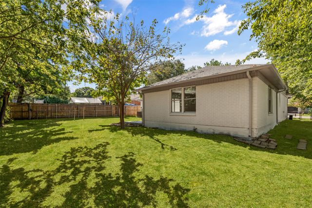 3035 Mark Twain Drive, Farmers Branch, TX 75234