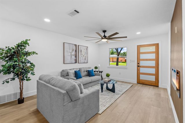 3035 Mark Twain Drive, Farmers Branch, TX 75234