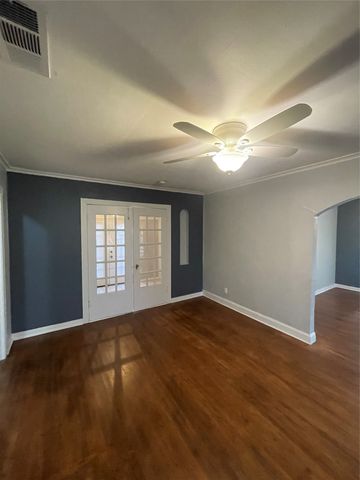 2523 Roanoke Avenue, Dallas, TX 75235