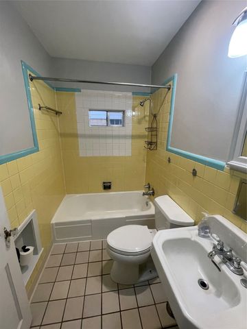 2523 Roanoke Avenue, Dallas, TX 75235