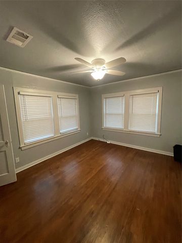 2523 Roanoke Avenue, Dallas, TX 75235