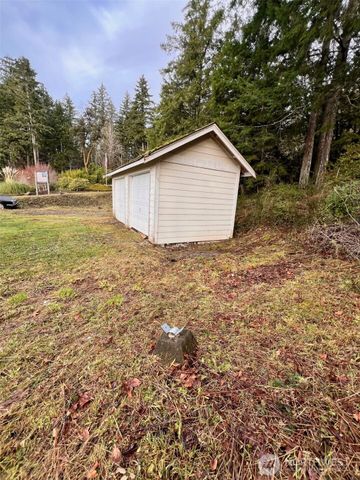 453 E Victor Road, Belfair, WA 98528