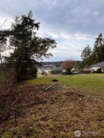 453 E Victor Road, Belfair, WA 98528