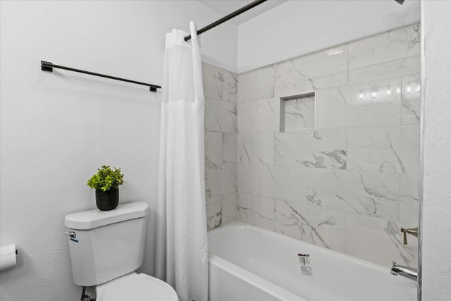 2121 Shady Oaks Drive, Tallahassee, FL 32303