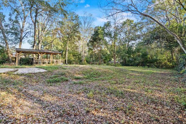 2121 Shady Oaks Drive, Tallahassee, FL 32303