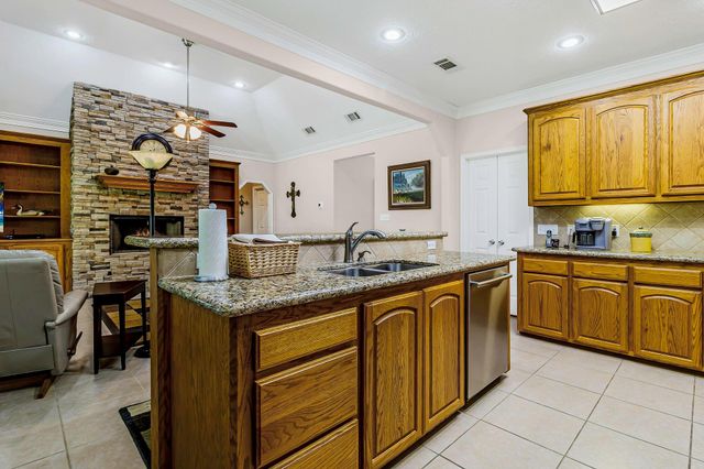 404 Northwood Park, Livingston, TX 77351
