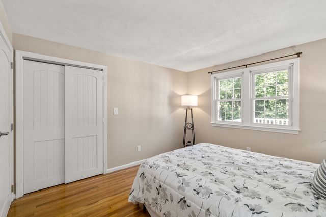 16 Bacon Rd, Framingham, MA 01701