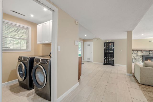 16 Bacon Rd, Framingham, MA 01701