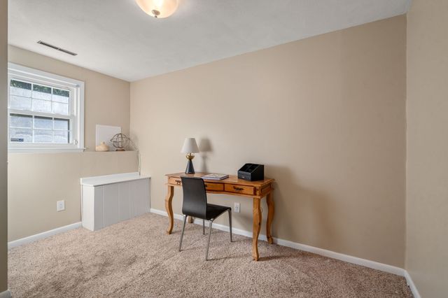 16 Bacon Rd, Framingham, MA 01701