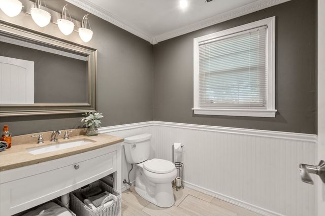 16 Bacon Rd, Framingham, MA 01701