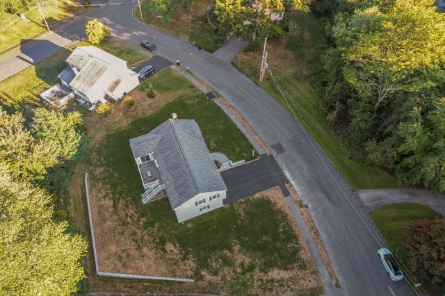 16 Bacon Rd, Framingham, MA 01701