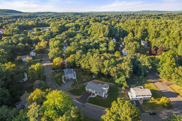 16 Bacon Rd, Framingham, MA 01701