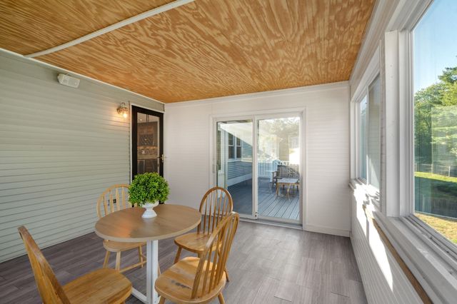 16 Bacon Rd, Framingham, MA 01701