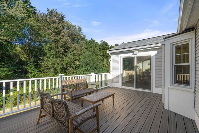 16 Bacon Rd, Framingham, MA 01701