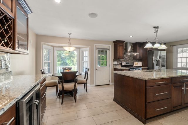 16 Bacon Rd, Framingham, MA 01701