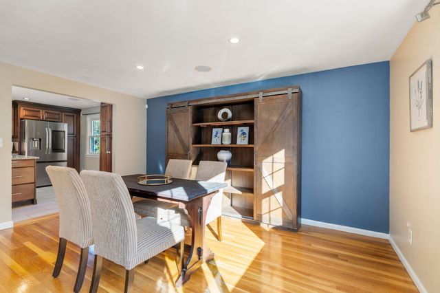 16 Bacon Rd, Framingham, MA 01701
