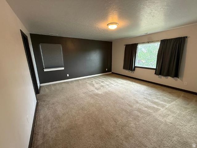 1867 W 2135 S, Woods Cross, UT 84087