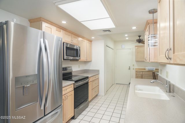 841 S Camino Del Monte, Green Valley, AZ 85614