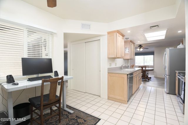 841 S Camino Del Monte, Green Valley, AZ 85614