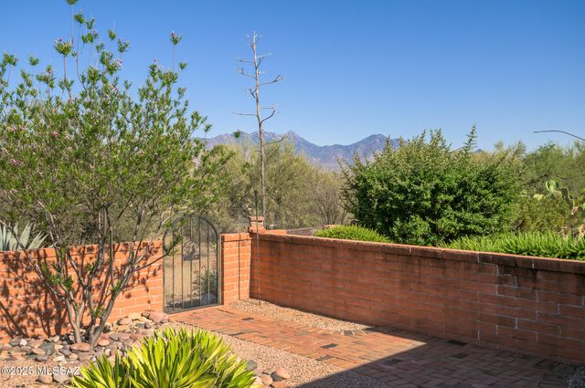 841 S Camino Del Monte, Green Valley, AZ 85614