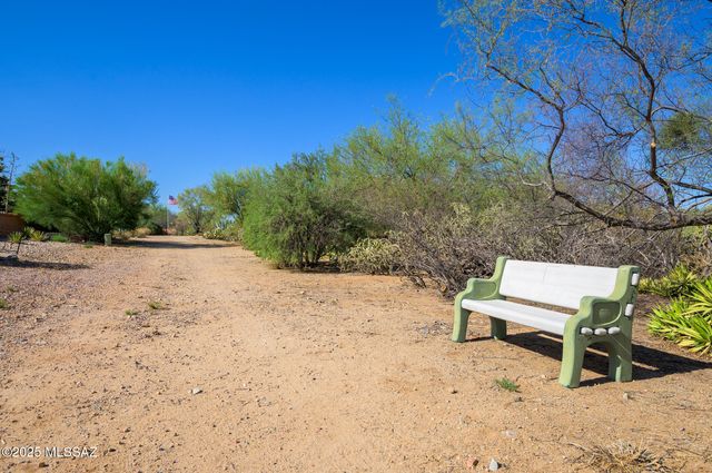 841 S Camino Del Monte, Green Valley, AZ 85614