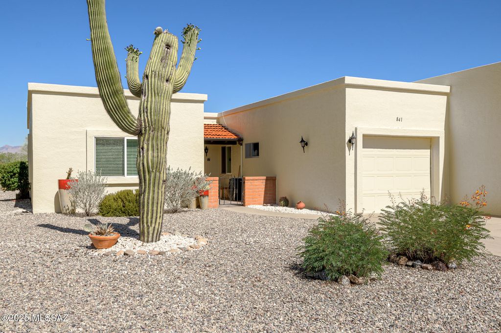841 S Camino Del Monte, Green Valley, AZ 85614