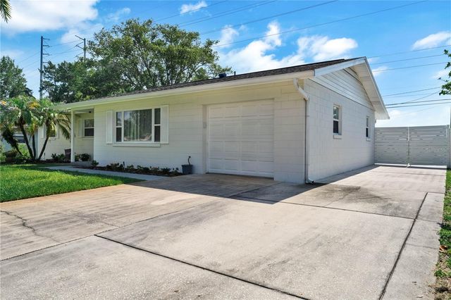 843 BROCKWAY AVENUE, Orlando, FL 32807