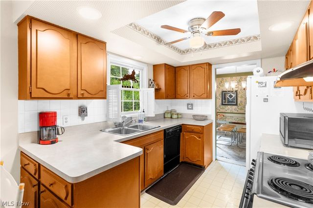 8149 Glenwood Avenue, Youngstown, OH 44512